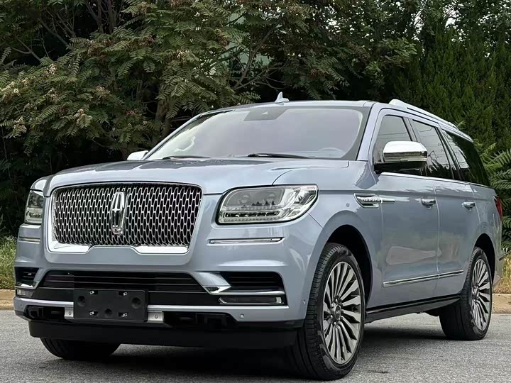 Фото 1 - Lincoln Navigator