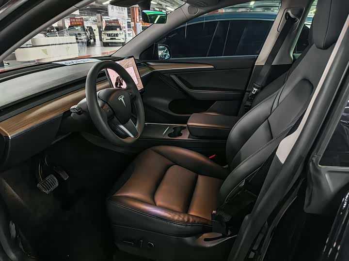 Фото 4 - Tesla Model Y