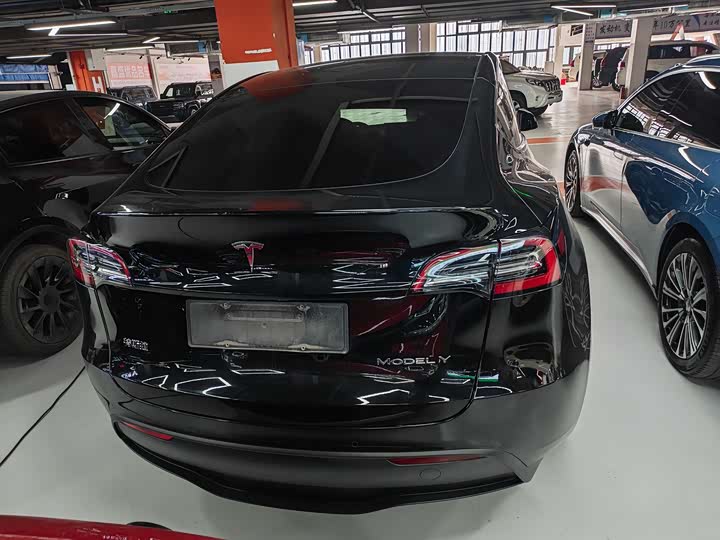 Фото 8 - Tesla Model Y
