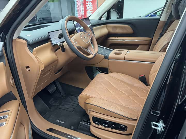 Фото 3 - Voyah Taishan