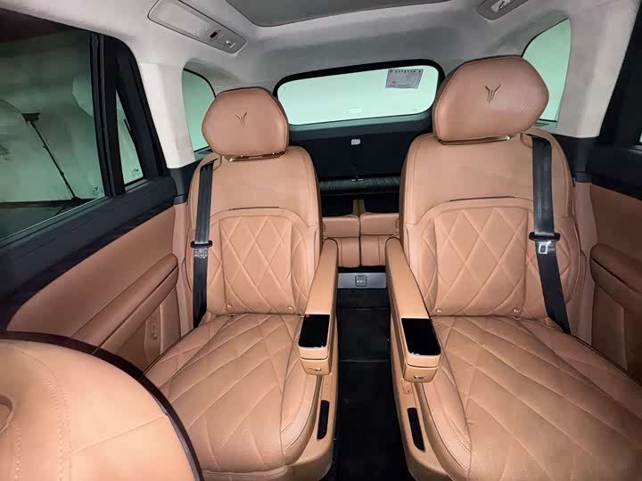 Фото 6 - Voyah Taishan