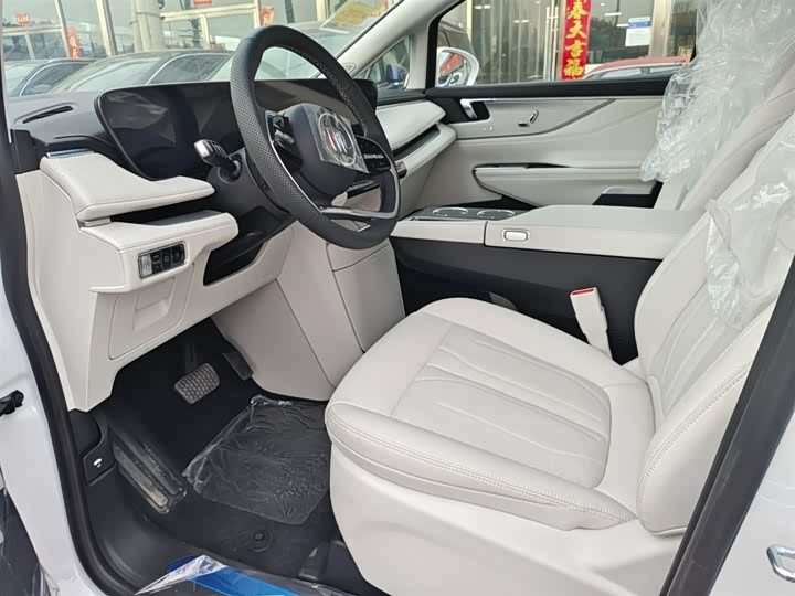 Фото 5 - Buick GL8 Hybrid