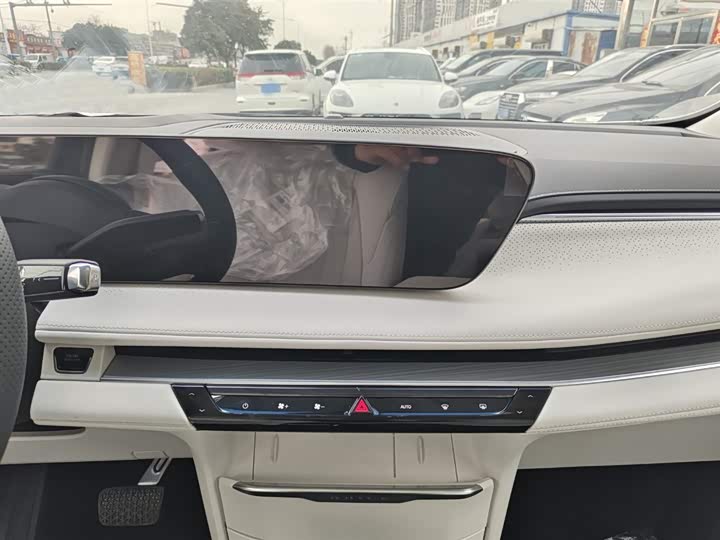 Фото 7 - Buick GL8 Hybrid