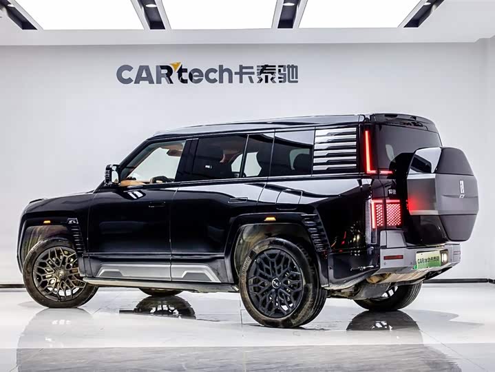 Фото 4 - BYD Yangwang U8