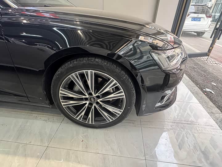 Фото 3 - Audi A6L