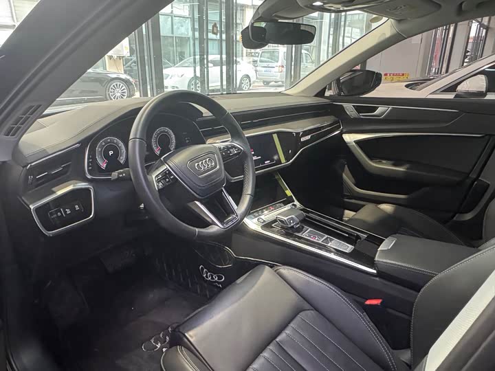 Фото 5 - Audi A6L