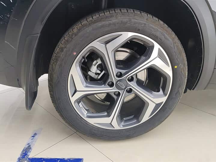 Фото 6 - Geely Monjaro