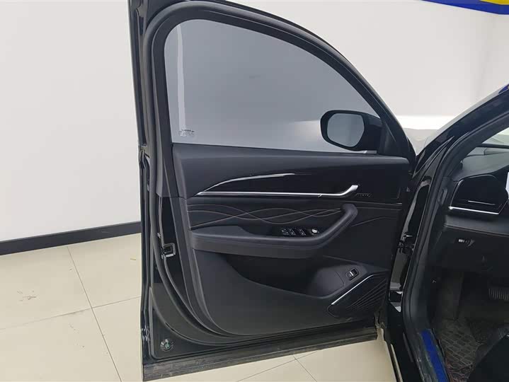 Фото 7 - Geely Monjaro