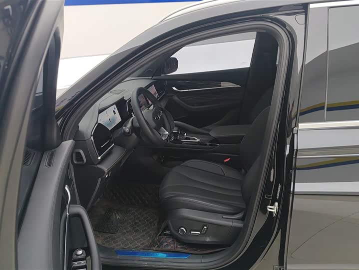 Фото 9 - Geely Monjaro