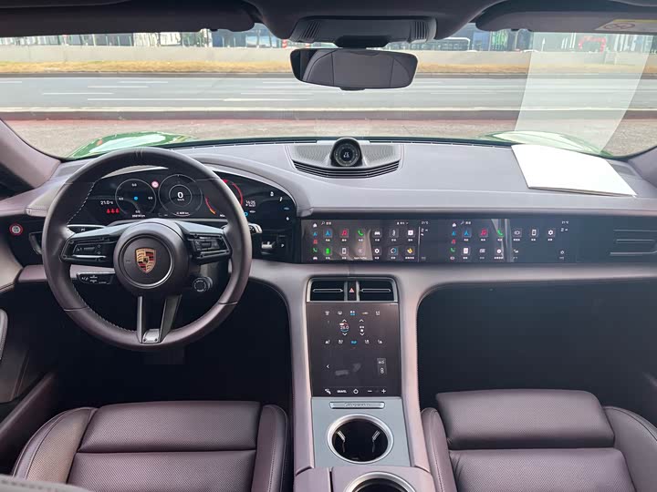 Photo 9 - Porsche Taycan