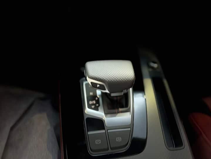 Фото 9 - Audi Q5L