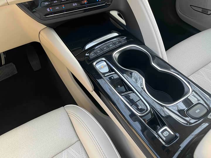 Фото 9 - Buick Envision Plus