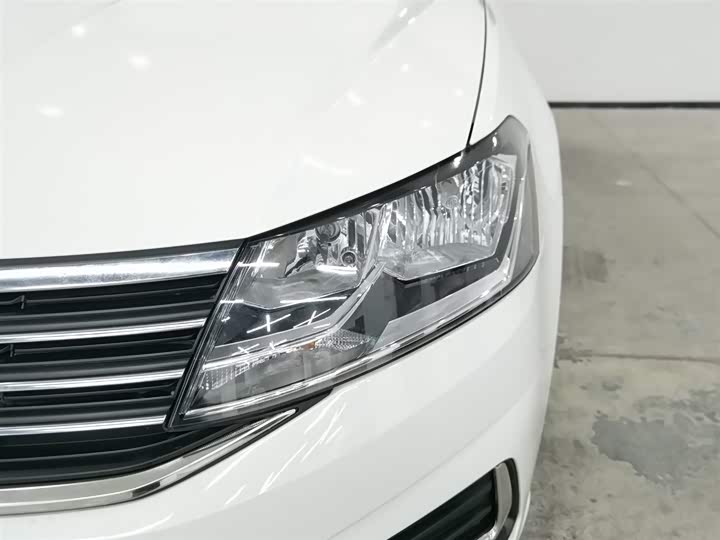 Фото 7 - Volkswagen Lavida