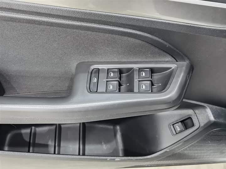 Фото 9 - Volkswagen Lavida