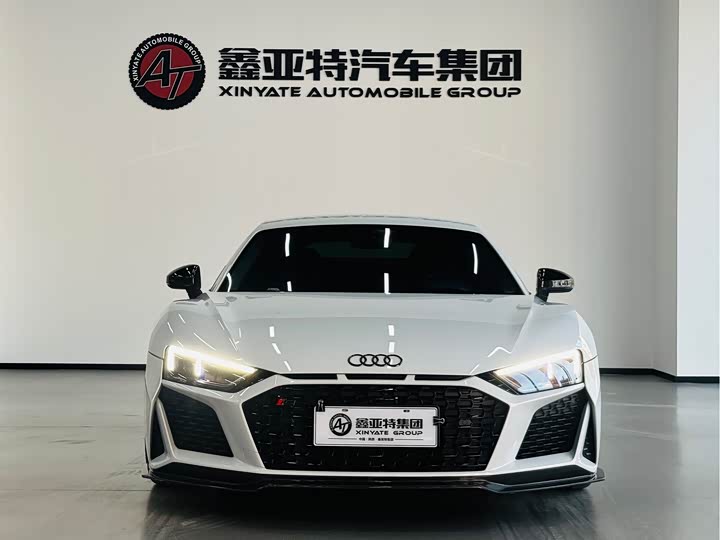 Фото 2 - Audi R8