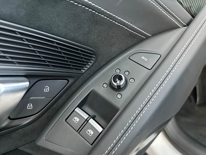 Фото 5 - Audi R8