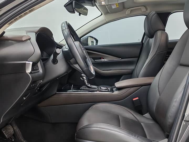 Фото 7 - Mazda CX-30