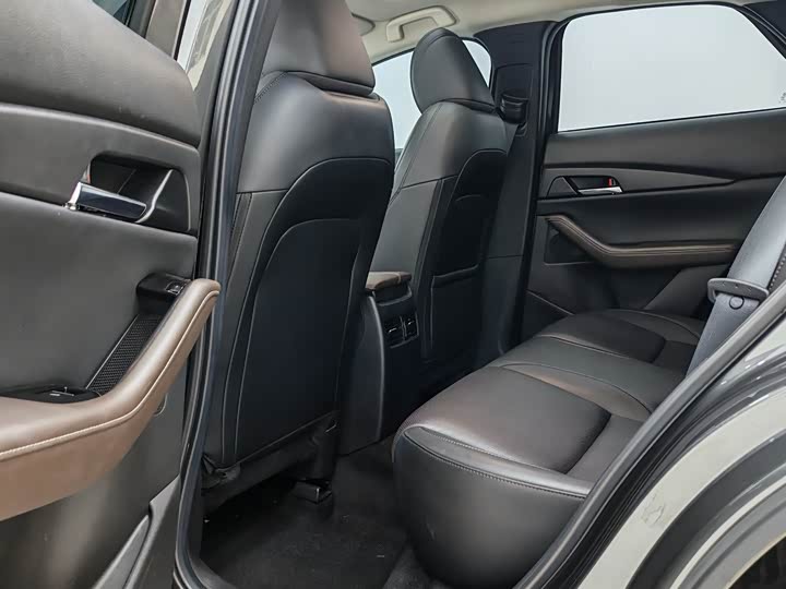 Фото 8 - Mazda CX-30