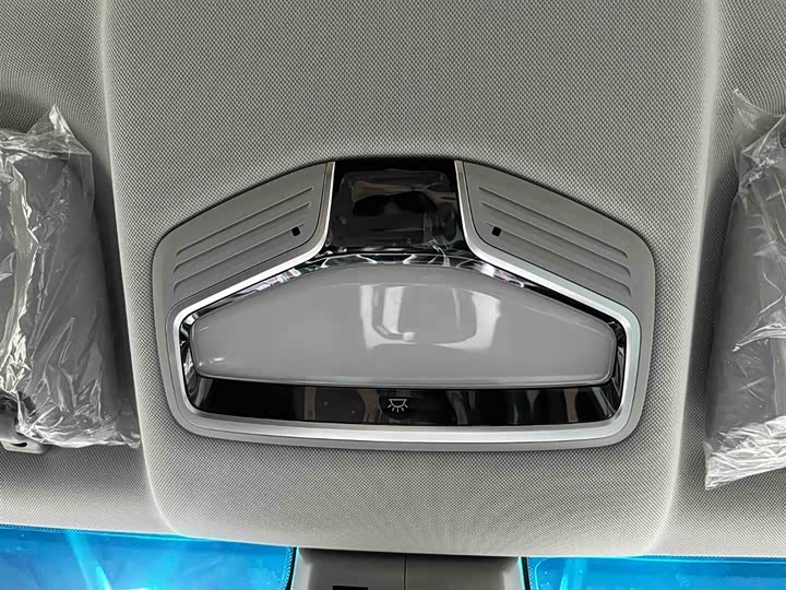 Photo 8 - Geely Emgrand L