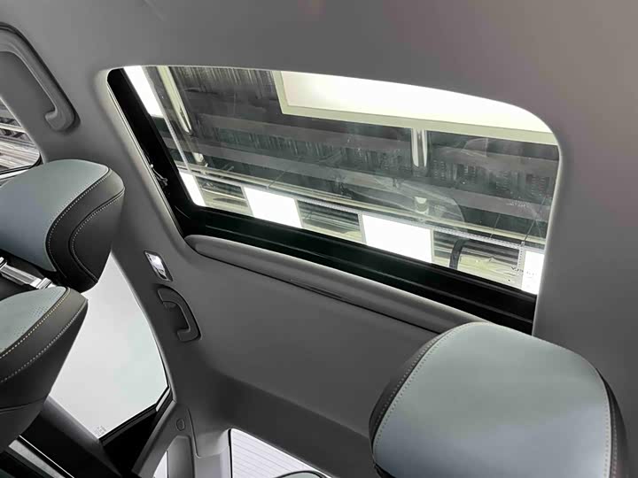 Photo 9 - Geely Emgrand L