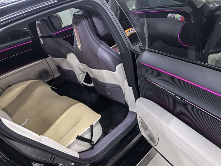 Фото 9 - Avatr 12