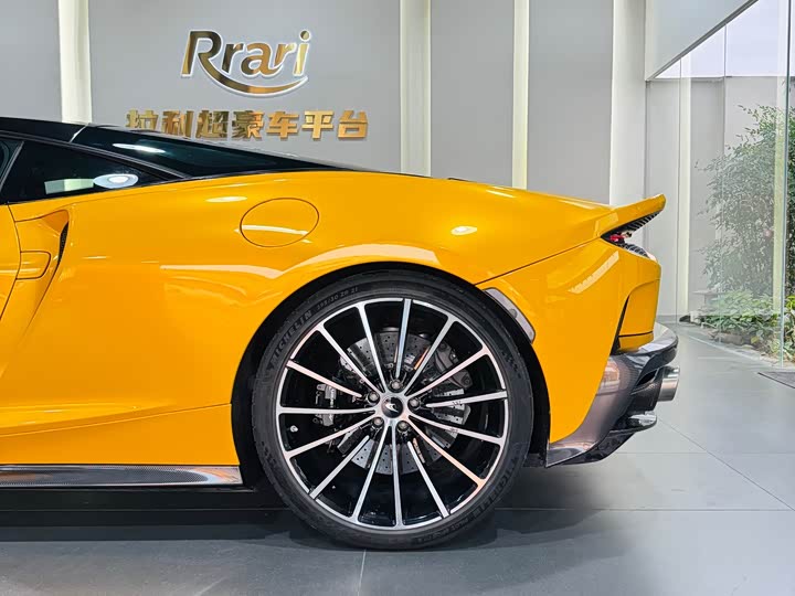 Фото 7 - McLaren GT