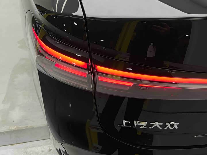 Фото 7 - Volkswagen Passat