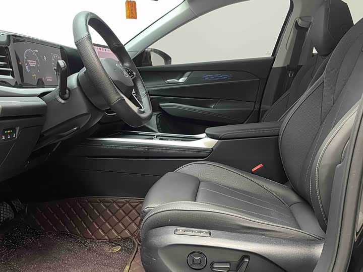 Фото 9 - Volkswagen Passat