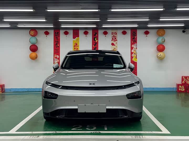 Фото 2 - XPeng P7