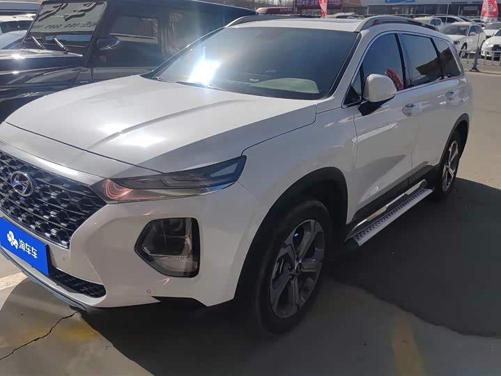 Фото 2 - Hyundai Santa Fe