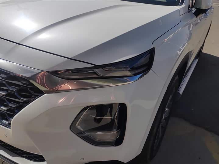 Фото 5 - Hyundai Santa Fe