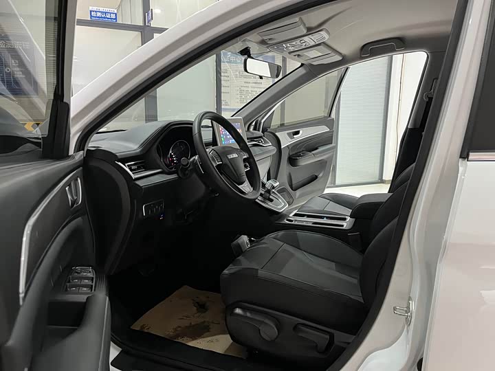 Фото 8 - Haval M6