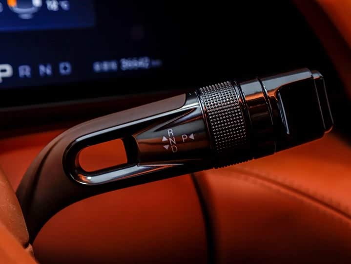 Фото 5 - BYD Yangwang U8