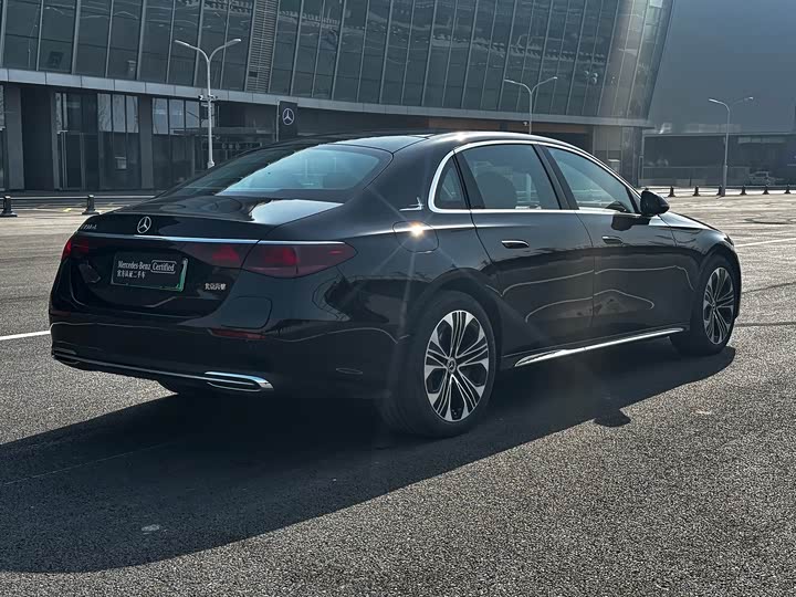 Фото 9 - Mercedes-Benz E-Class Hybrid