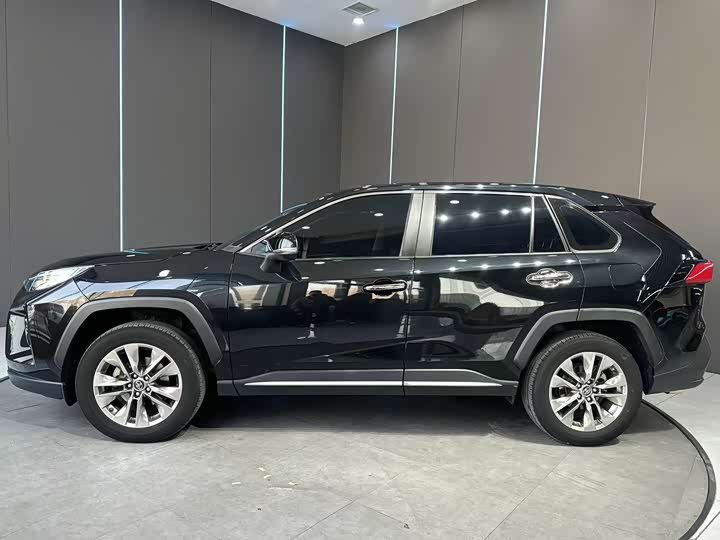 Фото 4 - Toyota Wildlander