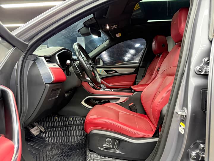 Фото 4 - Jaguar F-Pace