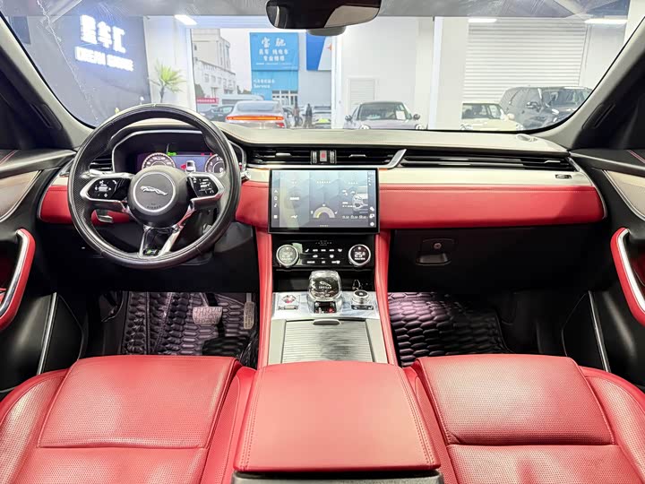 Фото 6 - Jaguar F-Pace