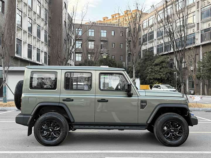 Photo 7 - BAW 212 T01