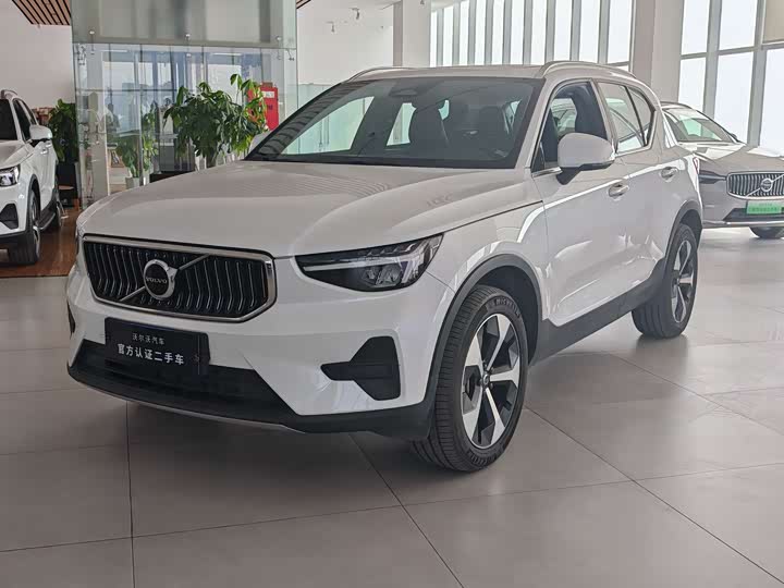 Фото 1 - Volvo XC40