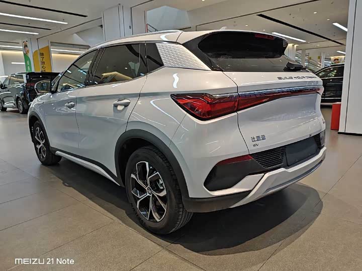 Фото 4 - BYD Yuan Plus