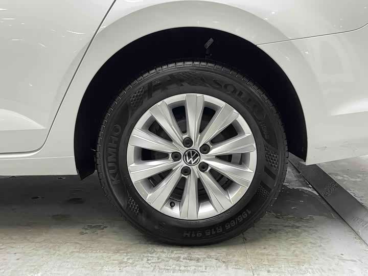 Фото 6 - Volkswagen Lavida