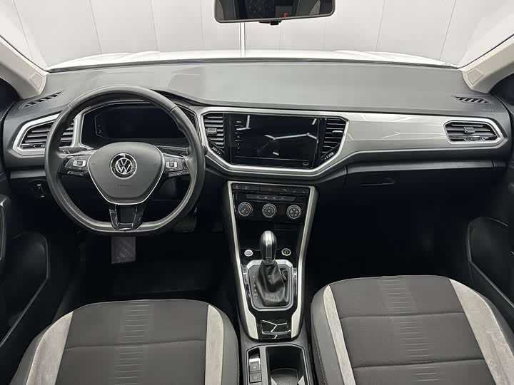 Фото 6 - Volkswagen T-Roc