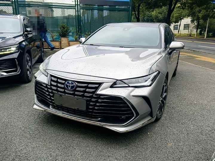 Фото 1 - Toyota Avalon