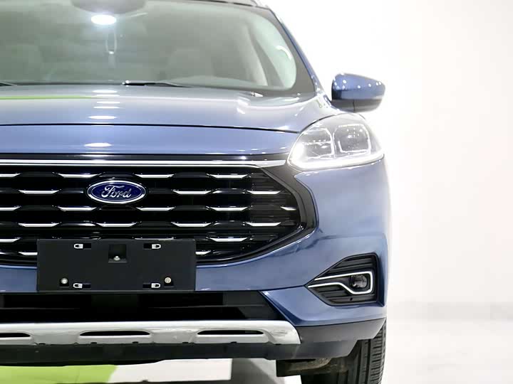 Photo 9 - Ford Escape