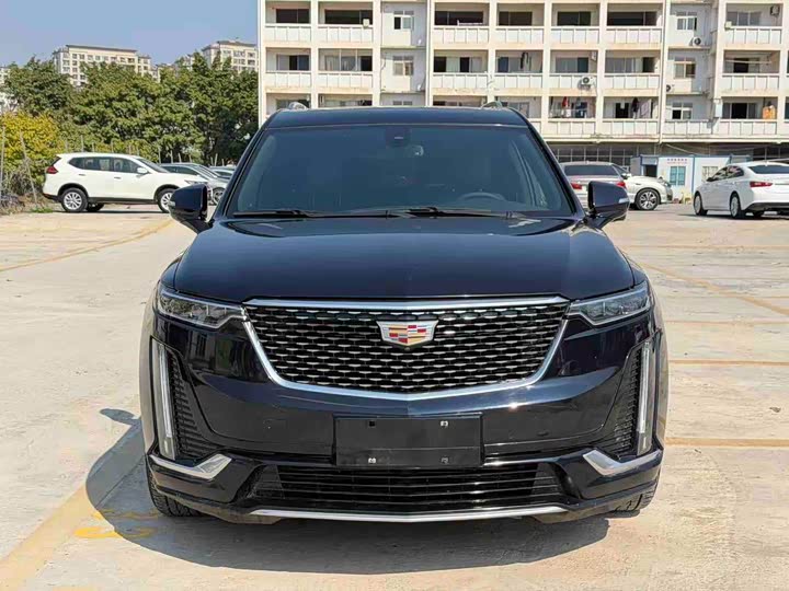 Фото 2 - Cadillac XT6