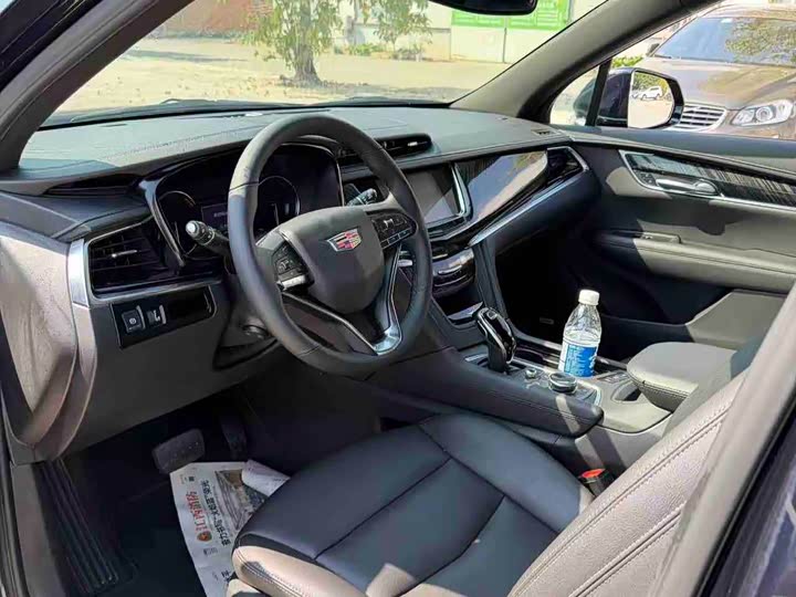 Фото 4 - Cadillac XT6