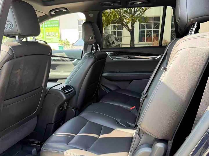 Фото 5 - Cadillac XT6