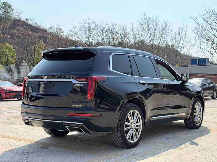 Фото 7 - Cadillac XT6