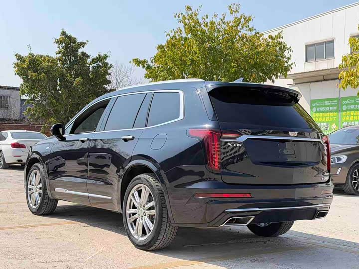 Фото 9 - Cadillac XT6