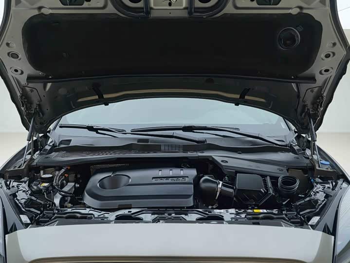 Фото 7 - Jaguar E-Pace